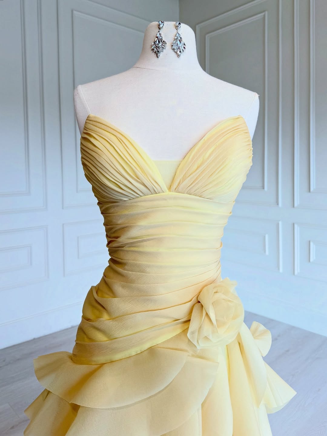 Sleeveless Deep V-Neck A-Line Evening Dress Pleated With Ruffles