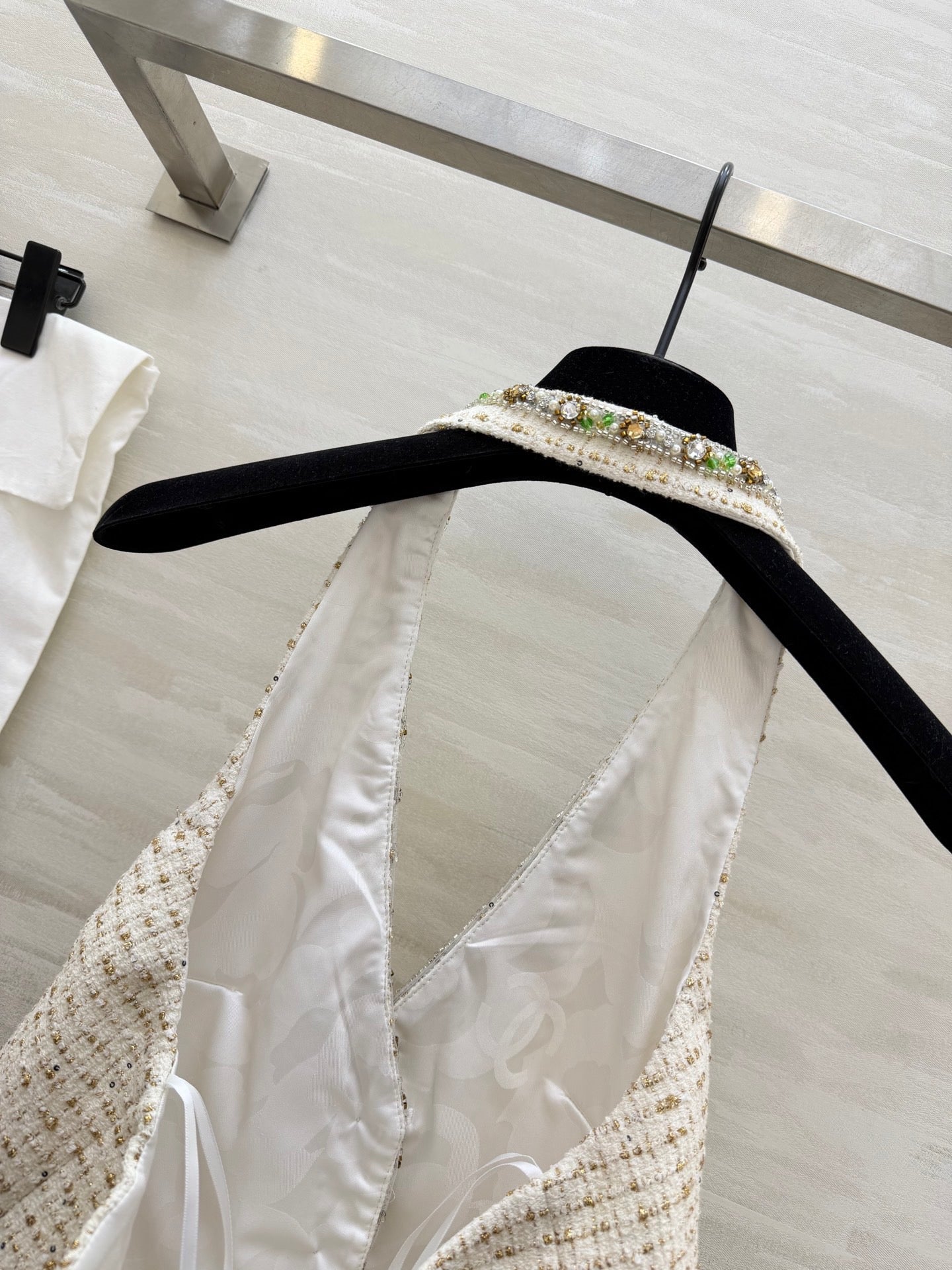 CC 26s Halter Vest White Tweed