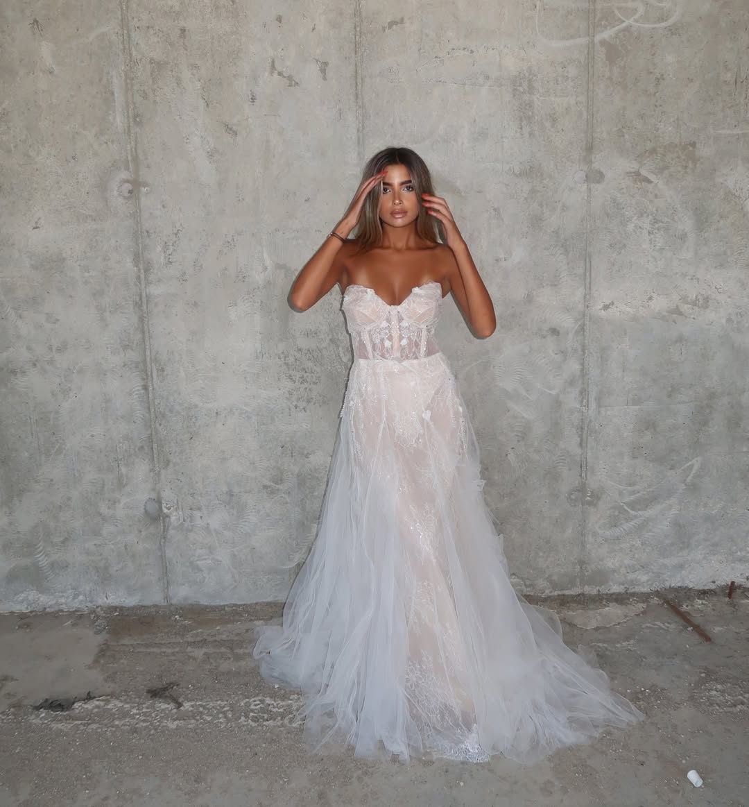Sleeveless Strapless Appliques Sweetheart Prom Dress With Beads
