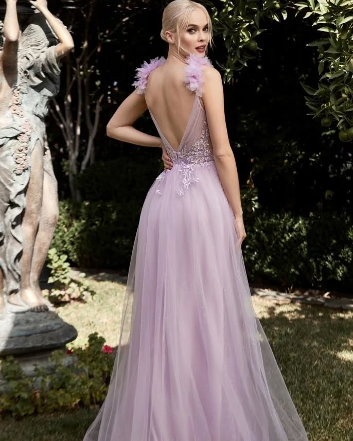 Elegant Lilac Tulle Spaghetti Strap Backless Applique Sleeveless Prom Dress
