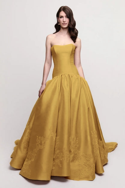 Charming Sleeveless Pink Strapless Satin Evening Dress With Applique