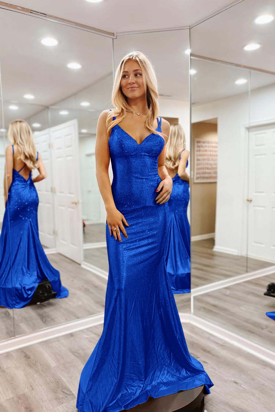 Shinning Orange Spaghtti Strap Sleeveless V Neck Mermaid Prom Dress with Beadings