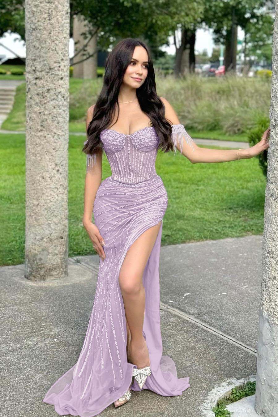 Beautiful Dark Navy Long Sleeves Sweetheart Sequins Prom Dress with Split