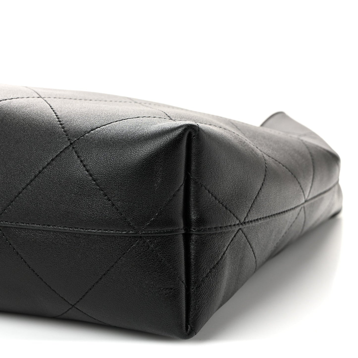 Shiny Lambskin Quilted Medium Hobo Black