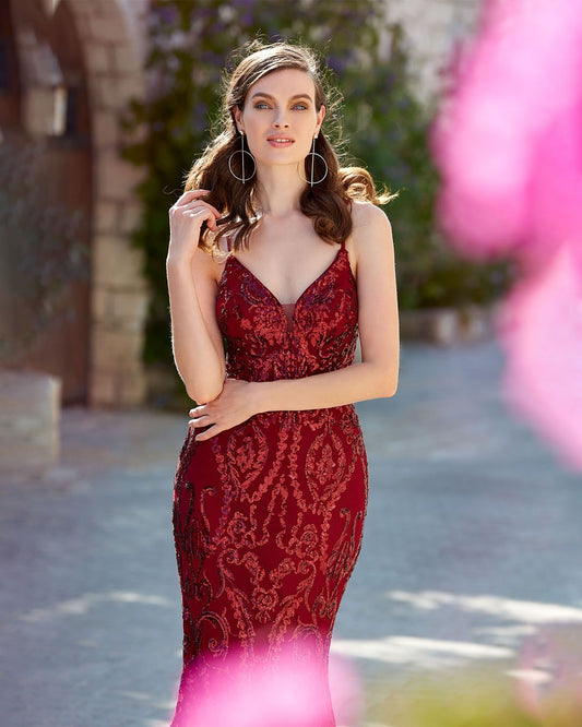 Red Sleeveless Spaghetti Straps V-Neck Embroidery Mermaid Prom Dress