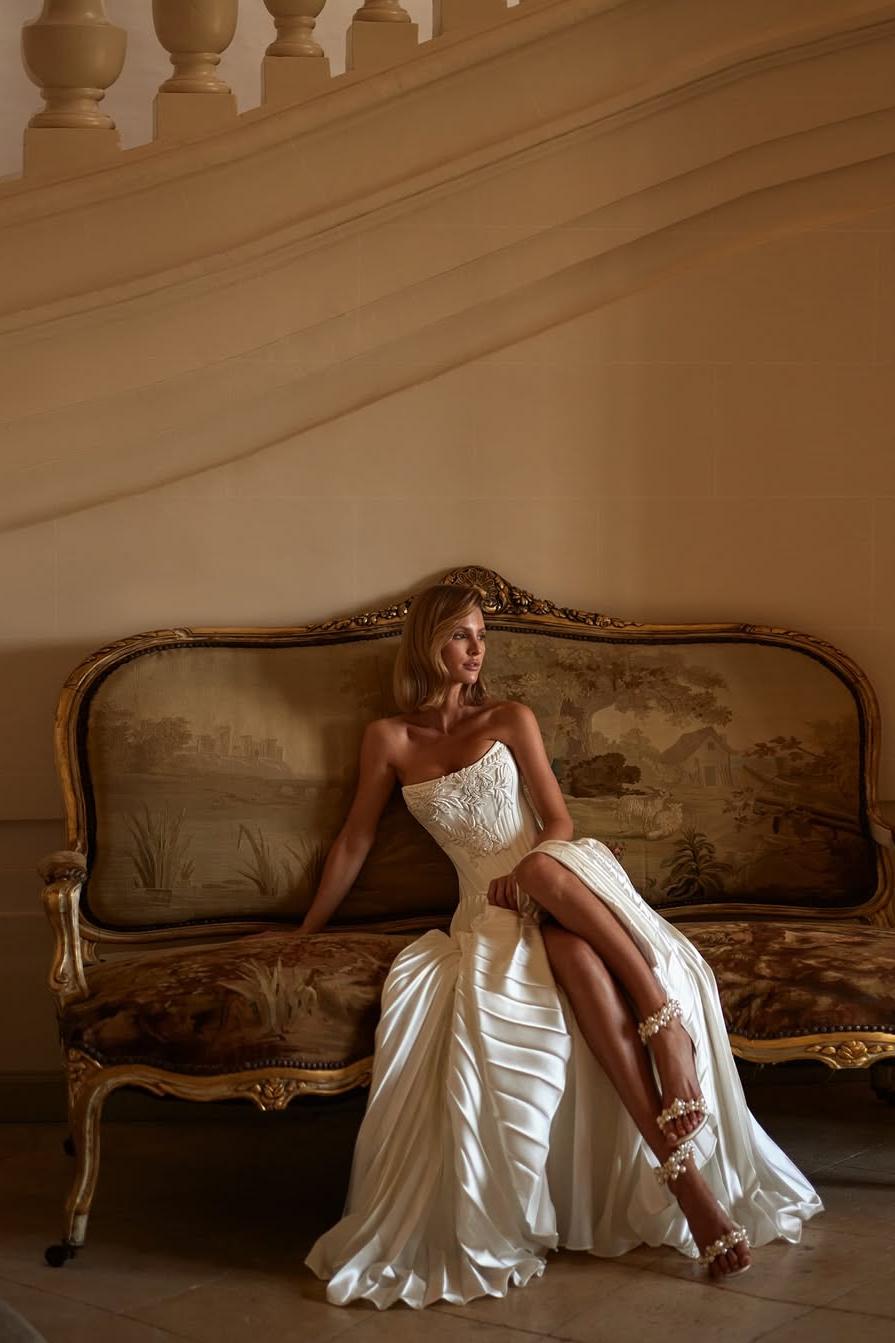 Exquisite White Satin Strapless Sleeveless Long Pleated Prom Dress with Applique