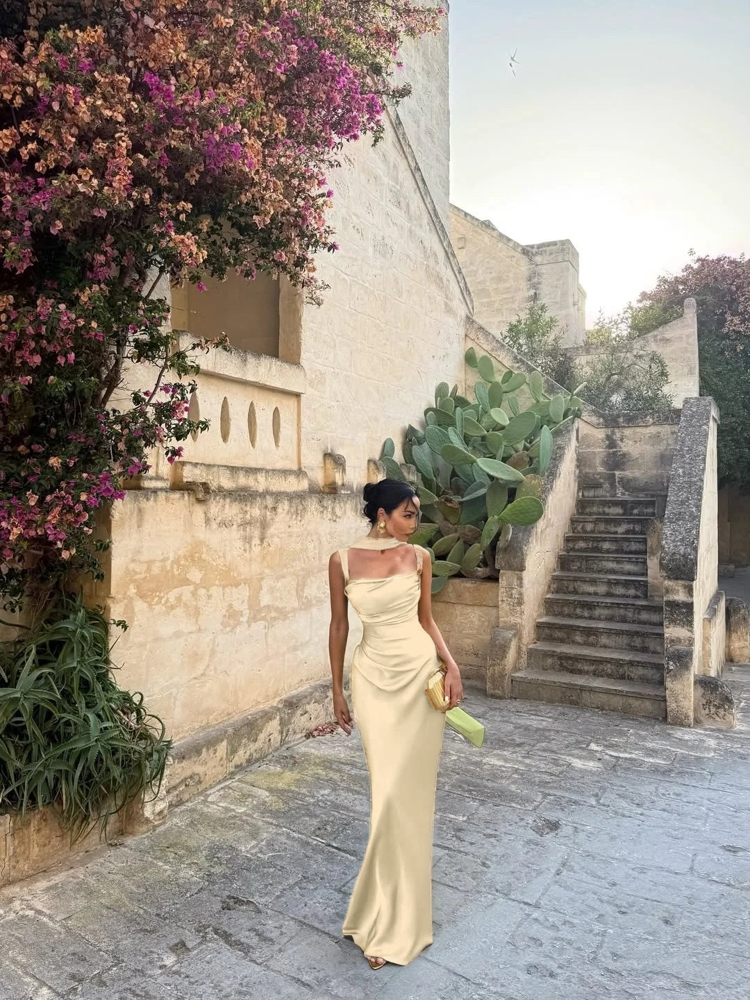 Elegant Green Square Pleated Sleeveless Evening Dress With Scarf