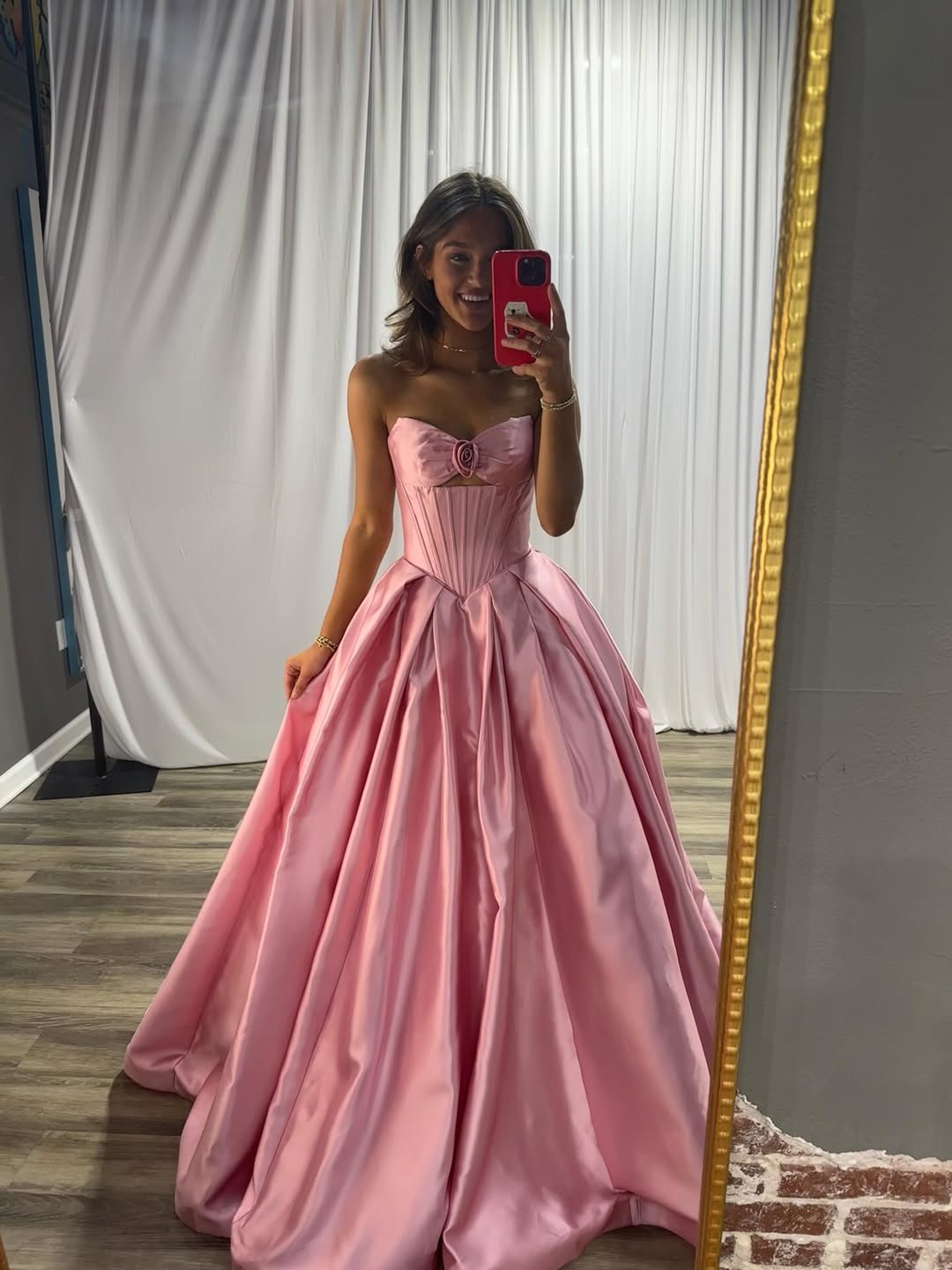 Elegant Sleeveless Strapless A Line Prom Dress With Pleated