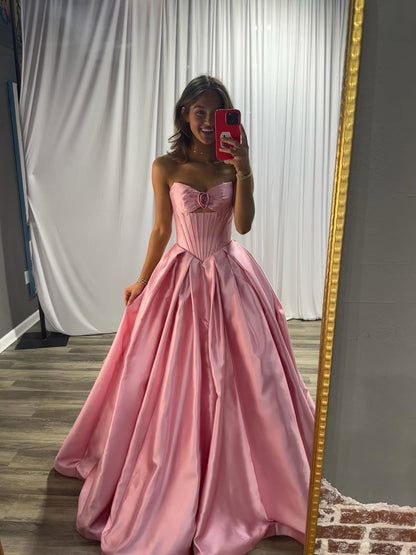 Elegant Sleeveless Strapless A Line Prom Dress With Pleated
