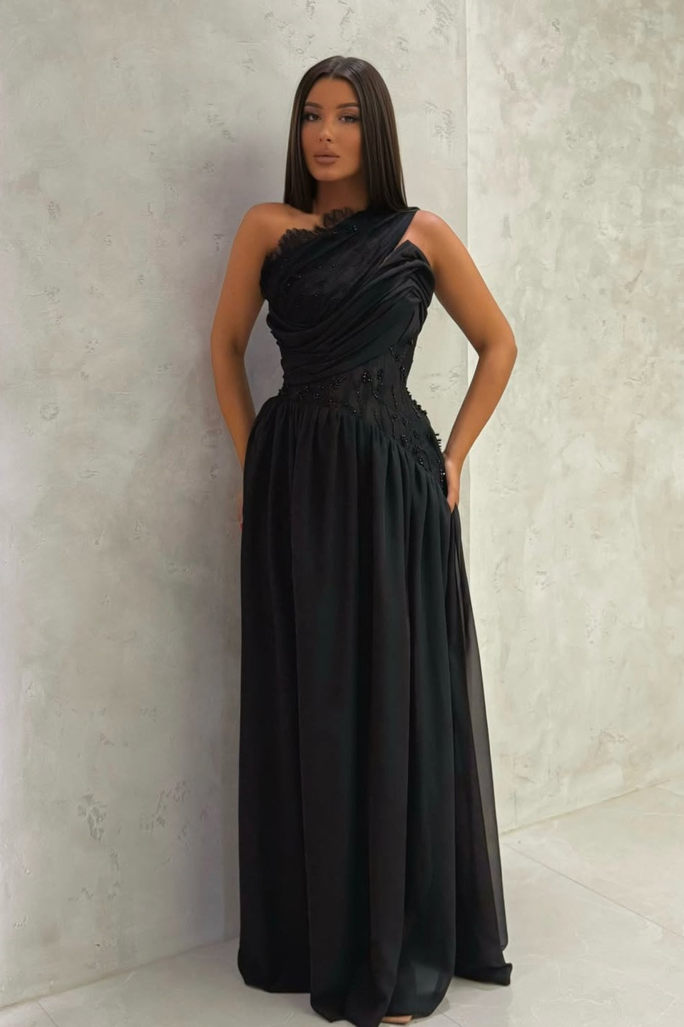 Black Sleeveless Halter Straps Pleated Prom Dress With Beads
