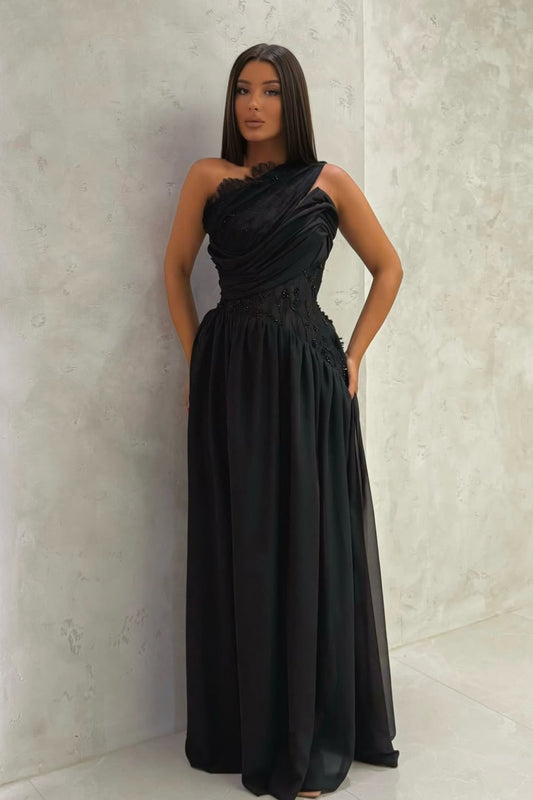 Black Sleeveless Halter Straps Pleated Prom Dress With Beads
