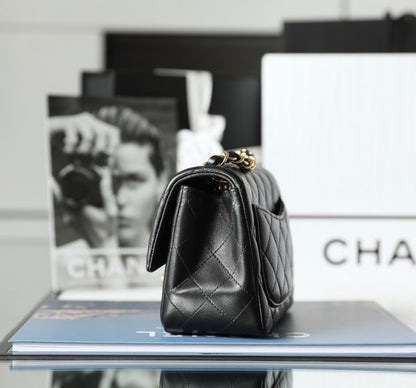 C hanel Classic Flap mini handbag