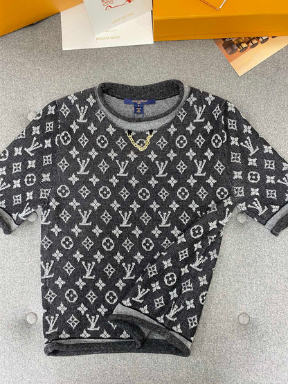 LV Simple Elegant Design T-shirt Black Cotton Wool