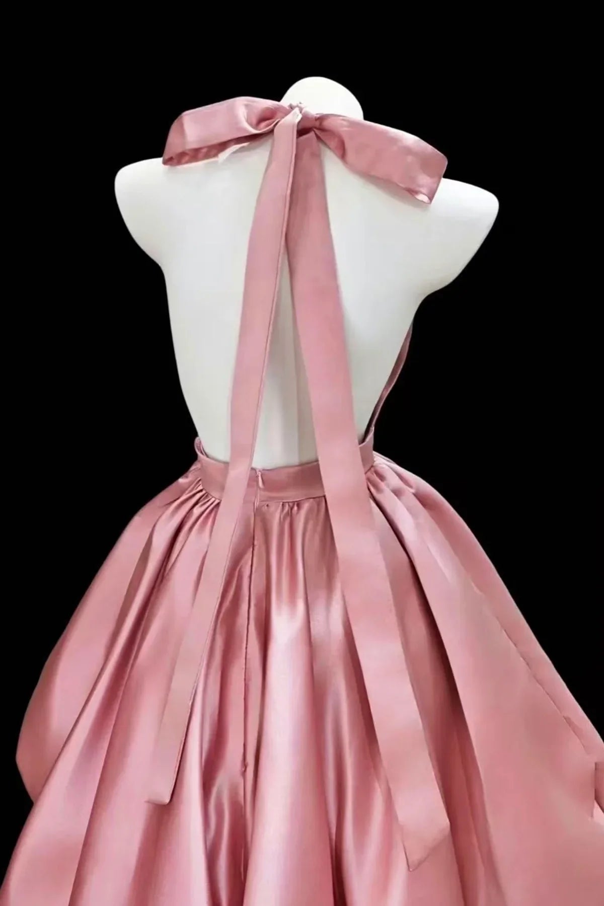 Beauty Homecoming Dress Halter Pleated Short Prom Dress Back to School Outfits Cocktail Dress  D6011